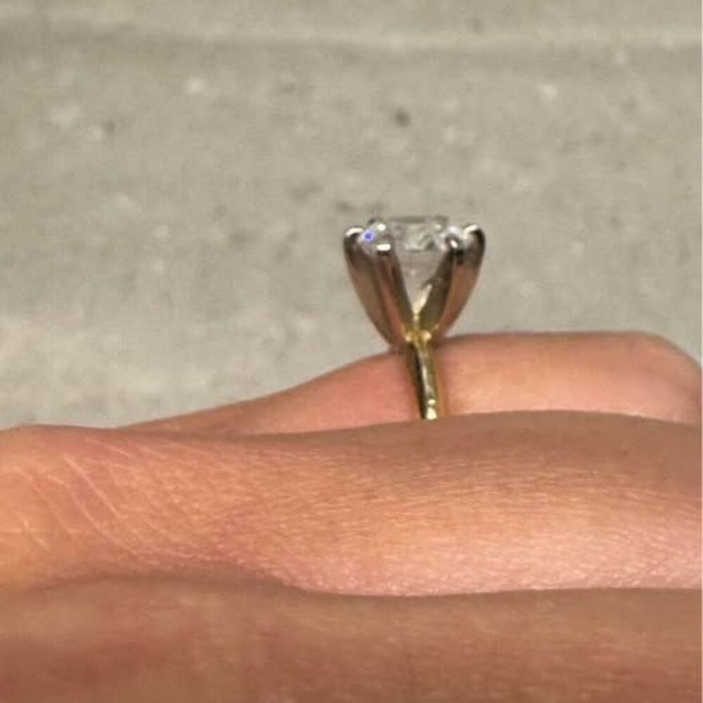 Round Diamond Yellow Gold 6-Prong Engagement Ring Lab Grown - Picture 4 of 6